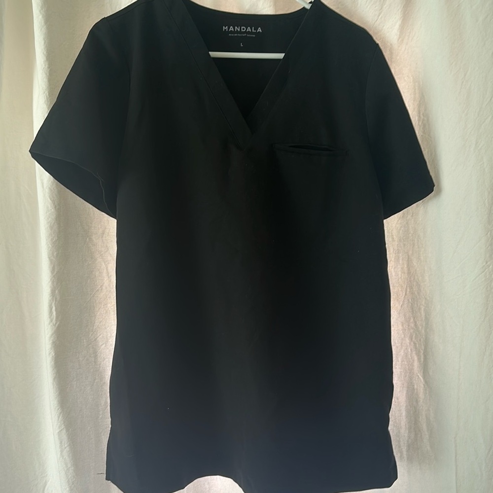 Black Mandala Scrub Top - Large